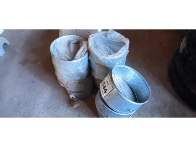 LOTE 044 - 01 LOTE COM COLARINHO PARA TUBOS. (NO ESTADO) ATENÇÃO! FAZER A VISITAÇÃO ANTES DE ARREMATAR, NÃO SABEMOS SE FUNCIONA. LEILÃO NÃO TEM GARANTIA E NEM DEVOLUÇÃO, SUJEITO A POSSÍVEIS AVARIAS VISÍVEIS/OCULTAS E/OU AUSÊNCIA DE COMPONENTES.