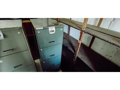 LOTE 086 - 01 ARQUIVO DE AÇO.  (NO ESTADO) ATENÇÃO! FAZER A VISITAÇÃO ANTES DE ARREMATAR, NÃO SABEMOS SE FUNCIONA. LEILÃO NÃO TEM GARANTIA E NEM DEVOLUÇÃO, SUJEITO A POSSÍVEIS AVARIAS VISÍVEIS/OCULTAS E/OU AUSÊNCIA DE COMPONENTES.