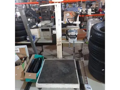 LOTE 299 - 01 BALANÇA DIGITAL MÁXIMO 300KG MARCA WELMY. (NO ESTADO) ATENÇÃO! FAZER A VISITAÇÃO ANTES DE ARREMATAR, NÃO SABEMOS SE FUNCIONA. LEILÃO NÃO TEM GARANTIA E NEM DEVOLUÇÃO, SUJEITO A POSSÍVEIS AVARIAS VISÍVEIS/OCULTAS E/OU AUSÊNCIA DE COMPONENTES.