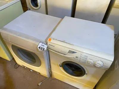 LOTE 422 - 01 MÁQUINA DE LAVAR ROUPAS CONTINENTAL 220 VOLTS COM AVARIAS. (NO ESTADO) ATENÇÃO! FAZER A VISITAÇÃO ANTES DE ARREMATAR, NÃO SABEMOS SE FUNCIONA. LEILÃO NÃO TEM GARANTIA E NEM DEVOLUÇÃO, SUJEITO A POSSÍVEIS AVARIAS VISÍVEIS/OCULTAS E/OU AUSÊNCIA DE COMPONENTES.