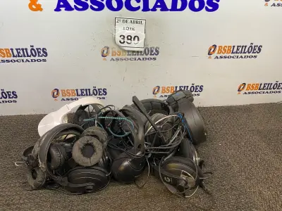 LOTE 380 - 01 LOTE COM VÁRIOS FONES DE OUVIDO DIVERSOS. (NO ESTADO) ATENÇÃO! FAZER A VISITAÇÃO ANTES DE ARREMATAR, NÃO SABEMOS SE FUNCIONA. LEILÃO NÃO TEM GARANTIA E NEM DEVOLUÇÃO, SUJEITO A POSSÍVEIS AVARIAS VISÍVEIS/OCULTAS E/OU AUSÊNCIA DE COMPONENTES.