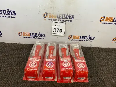 LOTE 370 - 04 MICROFONES SEMI PROFISSIONAL. (NO ESTADO) ATENÇÃO! FAZER A VISITAÇÃO ANTES DE ARREMATAR, NÃO SABEMOS SE FUNCIONA. LEILÃO NÃO TEM GARANTIA E NEM DEVOLUÇÃO, SUJEITO A POSSÍVEIS AVARIAS VISÍVEIS/OCULTAS E/OU AUSÊNCIA DE COMPONENTES.