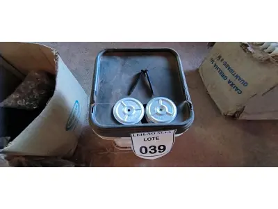 LOTE 039 - 01 LOTE DE PARAFUSOS AUTOBROCANTE PARA TELHADOS.  (NO ESTADO) ATENÇÃO! FAZER A VISITAÇÃO ANTES DE ARREMATAR, NÃO SABEMOS SE FUNCIONA. LEILÃO NÃO TEM GARANTIA E NEM DEVOLUÇÃO, SUJEITO A POSSÍVEIS AVARIAS VISÍVEIS/OCULTAS E/OU AUSÊNCIA DE COMPONENTES.