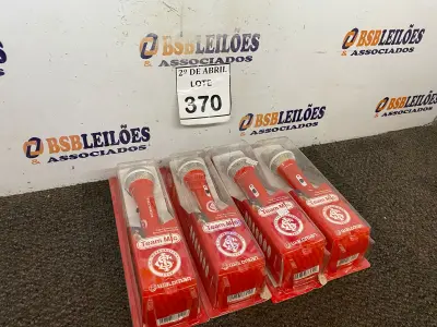 LOTE 370 - 04 MICROFONES SEMI PROFISSIONAL. (NO ESTADO) ATENÇÃO! FAZER A VISITAÇÃO ANTES DE ARREMATAR, NÃO SABEMOS SE FUNCIONA. LEILÃO NÃO TEM GARANTIA E NEM DEVOLUÇÃO, SUJEITO A POSSÍVEIS AVARIAS VISÍVEIS/OCULTAS E/OU AUSÊNCIA DE COMPONENTES.