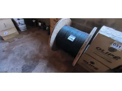 LOTE 030 - 01 CARRETEIS DE FIO DE TELEFONIA.  (NO ESTADO) ATENÇÃO! FAZER A VISITAÇÃO ANTES DE ARREMATAR, NÃO SABEMOS SE FUNCIONA. LEILÃO NÃO TEM GARANTIA E NEM DEVOLUÇÃO, SUJEITO A POSSÍVEIS AVARIAS VISÍVEIS/OCULTAS E/OU AUSÊNCIA DE COMPONENTES.