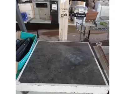 LOTE 299 - 01 BALANÇA DIGITAL MÁXIMO 300KG MARCA WELMY. (NO ESTADO) ATENÇÃO! FAZER A VISITAÇÃO ANTES DE ARREMATAR, NÃO SABEMOS SE FUNCIONA. LEILÃO NÃO TEM GARANTIA E NEM DEVOLUÇÃO, SUJEITO A POSSÍVEIS AVARIAS VISÍVEIS/OCULTAS E/OU AUSÊNCIA DE COMPONENTES.
