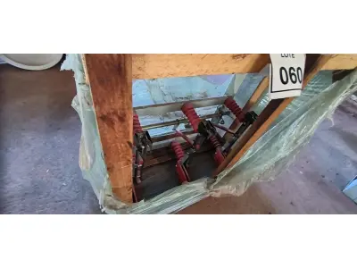 LOTE 060 -  01 CHAVE DE FUSÍVEL (NO ESTADO) ATENÇÃO! FAZER A VISITAÇÃO ANTES DE ARREMATAR, NÃO SABEMOS SE FUNCIONA. LEILÃO NÃO TEM GARANTIA E NEM DEVOLUÇÃO, SUJEITO A POSSÍVEIS AVARIAS VISÍVEIS/OCULTAS E/OU AUSÊNCIA DE COMPONENTES.