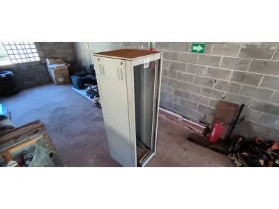 LOTE 059 - 01 RACK PARA SERVIDOR SEM PORTA.  (NO ESTADO) ATENÇÃO! FAZER A VISITAÇÃO ANTES DE ARREMATAR, NÃO SABEMOS SE FUNCIONA. LEILÃO NÃO TEM GARANTIA E NEM DEVOLUÇÃO, SUJEITO A POSSÍVEIS AVARIAS VISÍVEIS/OCULTAS E/OU AUSÊNCIA DE COMPONENTES.