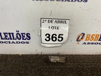 LOTE 365 - 12 BROCAS DIVERSAS PARA MADEIRA. (NO ESTADO) ATENÇÃO! FAZER A VISITAÇÃO ANTES DE ARREMATAR, NÃO SABEMOS SE FUNCIONA. LEILÃO NÃO TEM GARANTIA E NEM DEVOLUÇÃO, SUJEITO A POSSÍVEIS AVARIAS VISÍVEIS/OCULTAS E/OU AUSÊNCIA DE COMPONENTES.