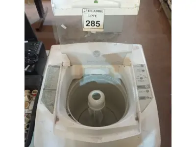 LOTE 285 - 01 MÁQUINA DE LAVAR ROUPAS BRASTEMP 7KG 127VOLTS. (NO ESTADO) ATENÇÃO! FAZER A VISITAÇÃO ANTES DE ARREMATAR, NÃO SABEMOS SE FUNCIONA. LEILÃO NÃO TEM GARANTIA E NEM DEVOLUÇÃO, SUJEITO A POSSÍVEIS AVARIAS VISÍVEIS/OCULTAS E/OU AUSÊNCIA DE COMPONENTES.