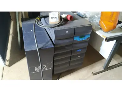 LOTE 029 - 01 NOBREAK MARCA CM COMANDOS, MODELO COMCEPTION 15000 COM BANCO DE BATERIAS. (NO ESTADO) ATENÇÃO! FAZER A VISITAÇÃO ANTES DE ARREMATAR, NÃO SABEMOS SE FUNCIONA. LEILÃO NÃO TEM GARANTIA E NEM DEVOLUÇÃO, SUJEITO A POSSÍVEIS AVARIAS VISÍVEIS/OCULTAS E/OU AUSÊNCIA DE COMPONENTES.
