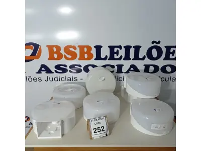 LOTE 252 - 08 DISPENSES DE PAPEL.(NOVO) (NO ESTADO) ATENÇÃO! FAZER A VISITAÇÃO ANTES DE ARREMATAR, NÃO SABEMOS SE FUNCIONA. LEILÃO NÃO TEM GARANTIA E NEM DEVOLUÇÃO, SUJEITO A POSSÍVEIS AVARIAS VISÍVEIS/OCULTAS E/OU AUSÊNCIA DE COMPONENTES.