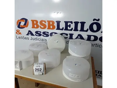 LOTE 252 - 08 DISPENSES DE PAPEL.(NOVO) (NO ESTADO) ATENÇÃO! FAZER A VISITAÇÃO ANTES DE ARREMATAR, NÃO SABEMOS SE FUNCIONA. LEILÃO NÃO TEM GARANTIA E NEM DEVOLUÇÃO, SUJEITO A POSSÍVEIS AVARIAS VISÍVEIS/OCULTAS E/OU AUSÊNCIA DE COMPONENTES.