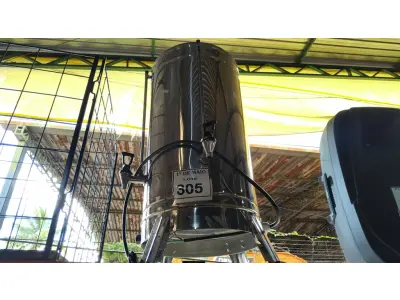 LOTE 305 - 01 CAFETEIRA ELÉTRICA SEMI INDUSTRIAL EM INOX. (NO ESTADO) ATENÇÃO! FAZER A VISITAÇÃO ANTES DE ARREMATAR, NÃO SABEMOS SE FUNCIONA. LEILÃO NÃO TEM GARANTIA E NEM DEVOLUÇÃO, SUJEITO A POSSÍVEIS AVARIAS VISÍVEIS/OCULTAS E/OU AUSÊNCIA DE COMPONENTES.