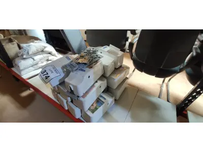 LOTE 374 - 01 LOTE COM DISPENSES PARA SABÃO.  (NO ESTADO) ATENÇÃO! FAZER A VISITAÇÃO ANTES DE ARREMATAR, NÃO SABEMOS SE FUNCIONA. LEILÃO NÃO TEM GARANTIA E NEM DEVOLUÇÃO, SUJEITO A POSSÍVEIS AVARIAS VISÍVEIS/OCULTAS E/OU AUSÊNCIA DE COMPONENTES.