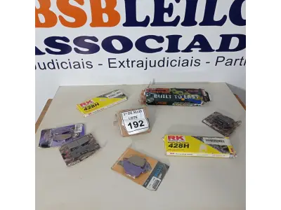 LOTE 192 - 01 LOTE COM JOGOS DE PASTILHA DE FREIO DIVERSAS E 02 CORRENTES DE MOTO YAMAHA FAZER 2008. (NO ESTADO) ATENÇÃO! FAZER A VISITAÇÃO ANTES DE ARREMATAR, NÃO SABEMOS SE FUNCIONA. LEILÃO NÃO TEM GARANTIA E NEM DEVOLUÇÃO, SUJEITO A POSSÍVEIS AVARIAS VISÍVEIS/OCULTAS E/OU AUSÊNCIA DE COMPONENTES.