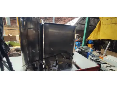 LOTE 387 - 02 CAFETEIRAS ELÉTRICAS EM INOX. (NO ESTADO) ATENÇÃO! FAZER A VISITAÇÃO ANTES DE ARREMATAR, NÃO SABEMOS SE FUNCIONA. LEILÃO NÃO TEM GARANTIA E NEM DEVOLUÇÃO, SUJEITO A POSSÍVEIS AVARIAS VISÍVEIS/OCULTAS E/OU AUSÊNCIA DE COMPONENTES.