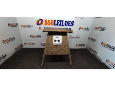 LOTE 016 - 01 MESA DE CANTO DE JARDIM. (NO ESTADO EM QUE SE ENCONTRA. SUJEITO A AVARIAS OCULTAS/VISÍVEIS.) BH1523L