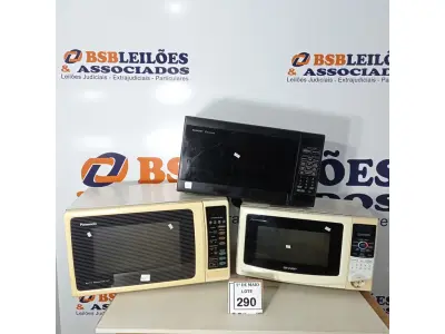 LOTE 290 - 03 MICRO-ONDAS, SENDO 02 COM PRATOS COM AVARIAS. (NO ESTADO) ATENÇÃO! FAZER A VISITAÇÃO ANTES DE ARREMATAR, NÃO SABEMOS SE FUNCIONA. LEILÃO NÃO TEM GARANTIA E NEM DEVOLUÇÃO, SUJEITO A POSSÍVEIS AVARIAS VISÍVEIS/OCULTAS E/OU AUSÊNCIA DE COMPONENTES.