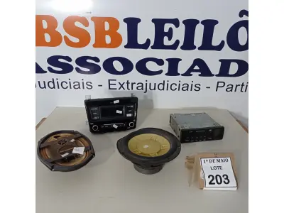 LOTE 203 - 01 RADIO AUTOMOTIVO, 01 SOM MULTIMÍDIA E 02 ALTO FALANTES. (NO ESTADO) ATENÇÃO! FAZER A VISITAÇÃO ANTES DE ARREMATAR, NÃO SABEMOS SE FUNCIONA. LEILÃO NÃO TEM GARANTIA E NEM DEVOLUÇÃO, SUJEITO A POSSÍVEIS AVARIAS VISÍVEIS/OCULTAS E/OU AUSÊNCIA DE COMPONENTES.