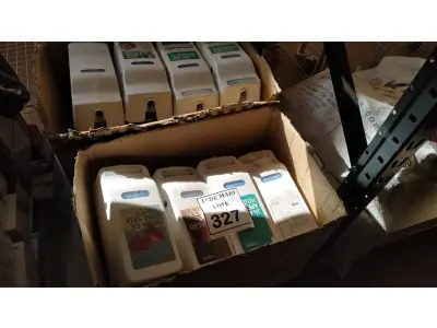LOTE 327 - 01 LOTE COM DISPENSES PARA SABÃO.  (NO ESTADO) ATENÇÃO! FAZER A VISITAÇÃO ANTES DE ARREMATAR, NÃO SABEMOS SE FUNCIONA. LEILÃO NÃO TEM GARANTIA E NEM DEVOLUÇÃO, SUJEITO A POSSÍVEIS AVARIAS VISÍVEIS/OCULTAS E/OU AUSÊNCIA DE COMPONENTES.