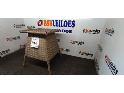 LOTE 016 - 01 MESA DE CANTO DE JARDIM. (NO ESTADO EM QUE SE ENCONTRA. SUJEITO A AVARIAS OCULTAS/VISÍVEIS.) BH1523L