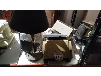 LOTE 316 - 03 SCANNER’S MARCAS E MODELOS DIVERSOS E 02 ABAJURES. (NO ESTADO) ATENÇÃO! FAZER A VISITAÇÃO ANTES DE ARREMATAR, NÃO SABEMOS SE FUNCIONA. LEILÃO NÃO TEM GARANTIA E NEM DEVOLUÇÃO, SUJEITO A POSSÍVEIS AVARIAS VISÍVEIS/OCULTAS E/OU AUSÊNCIA DE COMPONENTES.