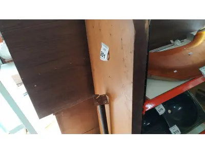 LOTE 301 - 01 MESA DE BANCADA. (NO ESTADO) ATENÇÃO! FAZER A VISITAÇÃO ANTES DE ARREMATAR, NÃO SABEMOS SE FUNCIONA. LEILÃO NÃO TEM GARANTIA E NEM DEVOLUÇÃO, SUJEITO A POSSÍVEIS AVARIAS VISÍVEIS/OCULTAS E/OU AUSÊNCIA DE COMPONENTES.