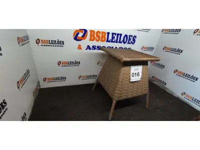 LOTE 016 - 01 MESA DE CANTO DE JARDIM. (NO ESTADO EM QUE SE ENCONTRA. SUJEITO A AVARIAS OCULTAS/VISÍVEIS.) BH1523L