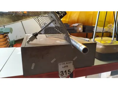 LOTE 315 - 01 QUADRO ELÉTRICO E 01 ANTENA VIA A RÁDIO.  (NO ESTADO) ATENÇÃO! FAZER A VISITAÇÃO ANTES DE ARREMATAR, NÃO SABEMOS SE FUNCIONA. LEILÃO NÃO TEM GARANTIA E NEM DEVOLUÇÃO, SUJEITO A POSSÍVEIS AVARIAS VISÍVEIS/OCULTAS E/OU AUSÊNCIA DE COMPONENTES.