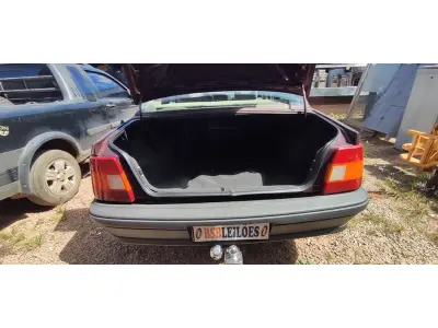 LOTE 667 - 01 GM/MONZA GL A GASOLINA; NA COR VERMELHA; ANO 1994. (NO ESTADO)
