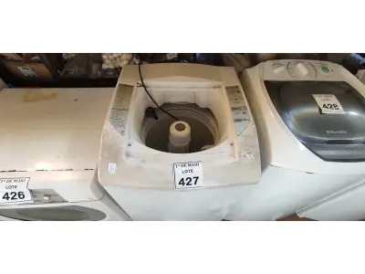 LOTE 427 - 01 MÁQUINA DE LAVAR 8KG MARCA CLEAN SEM MARCA E VOLTAGEM APARENTE COM AVARIAS. (NO ESTADO) ATENÇÃO! FAZER A VISITAÇÃO ANTES DE ARREMATAR, NÃO SABEMOS SE FUNCIONA. LEILÃO NÃO TEM GARANTIA E NEM DEVOLUÇÃO, SUJEITO A POSSÍVEIS AVARIAS VISÍVEIS/OCULTAS E/OU AUSÊNCIA DE COMPONENTES.