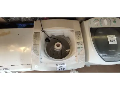LOTE 427 - 01 MÁQUINA DE LAVAR 8KG MARCA CLEAN SEM MARCA E VOLTAGEM APARENTE COM AVARIAS. (NO ESTADO) ATENÇÃO! FAZER A VISITAÇÃO ANTES DE ARREMATAR, NÃO SABEMOS SE FUNCIONA. LEILÃO NÃO TEM GARANTIA E NEM DEVOLUÇÃO, SUJEITO A POSSÍVEIS AVARIAS VISÍVEIS/OCULTAS E/OU AUSÊNCIA DE COMPONENTES.