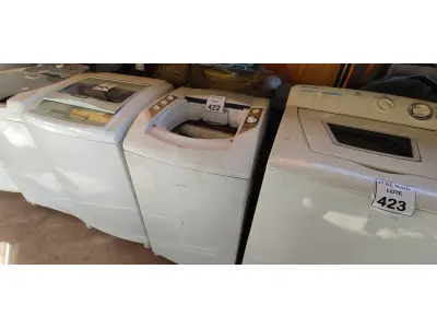 LOTE 423 - 01 MÁQUINA DE LAVAR 8KG MARCA ELECTROLUX 220V COM AVARIAS. (NO ESTADO) ATENÇÃO! FAZER A VISITAÇÃO ANTES DE ARREMATAR, NÃO SABEMOS SE FUNCIONA. LEILÃO NÃO TEM GARANTIA E NEM DEVOLUÇÃO, SUJEITO A POSSÍVEIS AVARIAS VISÍVEIS/OCULTAS E/OU AUSÊNCIA DE COMPONENTES.
