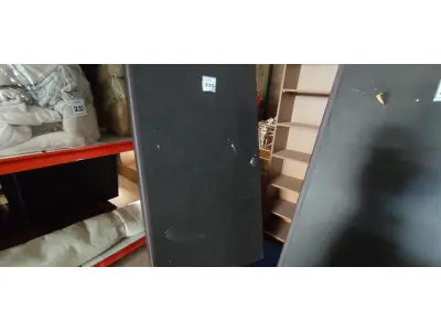 LOTE 235 - 01 BASE DE CAMA BOX SOLTEIRO. (NO ESTADO EM QUE SE ENCONTRA. SUJEITO A AVARIAS OCULTAS/VISÍVEIS.)