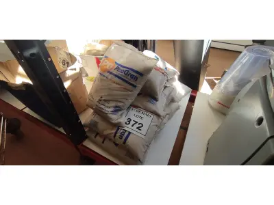 LOTE 372 - 10 PACOTES DE GRANITINA/08 PARA GRAFIADO COM 4KG CADA. (NO ESTADO) ATENÇÃO! FAZER A VISITAÇÃO ANTES DE ARREMATAR, NÃO SABEMOS SE FUNCIONA. LEILÃO NÃO TEM GARANTIA E NEM DEVOLUÇÃO, SUJEITO A POSSÍVEIS AVARIAS VISÍVEIS/OCULTAS E/OU AUSÊNCIA DE COMPONENTES.