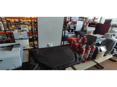 LOTE 202 - 01 KIT DE CENÁRIO BIOMÉTRICO. (NO ESTADO) ATENÇÃO! FAZER A VISITAÇÃO ANTES DE ARREMATAR, NÃO SABEMOS SE FUNCIONA, LEILÃO NÃO TEM GARANTIA E NEM DEVOLUÇÃO, SUJEITO A POSSÍVEIS AVARIAS VISÍVEIS/OCULTAS E/OU AUSÊNCIA DE COMPONENTES.