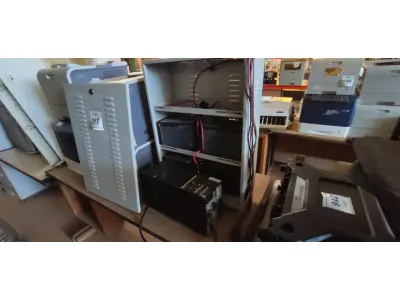 LOTE 217 - 01 NOBREAK MARCA LACERDA E UM BANCO DE BATERIAS COM 04 BATERIAS. (NO ESTADO) ATENÇÃO! FAZER A VISITAÇÃO ANTES DE ARREMATAR, NÃO SABEMOS SE FUNCIONA, LEILÃO NÃO TEM GARANTIA E NEM DEVOLUÇÃO, SUJEITO A POSSÍVEIS AVARIAS VISÍVEIS/OCULTAS E/OU AUSÊNCIA DE COMPONENTES.