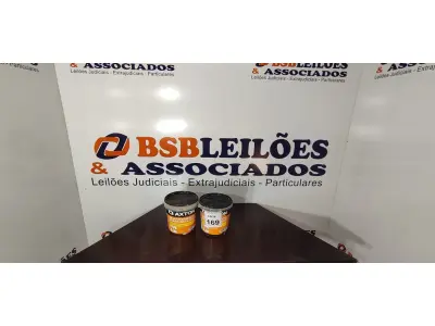 LOTE 169 - 02 GALÕES DE REJUNTAMENTO 4KG CADA NAS CORES CARVALHO E CINZA PLATINO MARCA AXTON. (NO ESTADO) ATENÇÃO! FAZER A VISITAÇÃO ANTES DE ARREMATAR, NÃO SABEMOS SE FUNCIONA, LEILÃO NÃO TEM GARANTIA E NEM DEVOLUÇÃO, SUJEITO A POSSÍVEIS AVARIAS VISÍVEIS/OCULTAS E/OU AUSÊNCIA DE COMPONENTES.