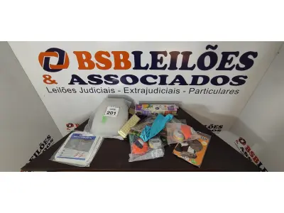 LOTE 201 - 06 TUBETES PROTETORES, 01 VARAL AUTOMÁTICO, 02 MASCARAS RESPIRADORES E FILTROS E DIVERSAS MÁSCARAS PROTETORAS FACIAIS. (NO ESTADO) ATENÇÃO! FAZER A VISITAÇÃO ANTES DE ARREMATAR, NÃO SABEMOS SE FUNCIONA, LEILÃO NÃO TEM GARANTIA E NEM DEVOLUÇÃO, SUJEITO A POSSÍVEIS AVARIAS VISÍVEIS/OCULTAS E/OU AUSÊNCIA DE COMPONENTES.