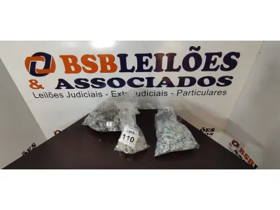 LOTE 110 - 01 LOTE COM VÁRIAS FECHADURAS, SUPORTE DE CORTINAS, ABRAÇADEIRAS E MATERIAIS DIVERSOS. (NO ESTADO) ATENÇÃO! FAZER A VISITAÇÃO ANTES DE ARREMATAR, NÃO SABEMOS SE FUNCIONA, LEILÃO NÃO TEM GARANTIA E NEM DEVOLUÇÃO, SUJEITO A POSSÍVEIS AVARIAS VISÍVEIS/OCULTAS E/OU AUSÊNCIA DE COMPONENTES.