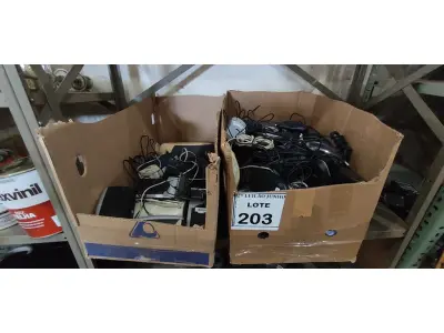 LOTE 203 - 01 LOTE COM GRANDE QUANTIDADE DE MOUSE E CAIXINHAS PARA PC MODELOS DIVERSOS. (NO ESTADO) ATENÇÃO! FAZER A VISITAÇÃO ANTES DE ARREMATAR, NÃO SABEMOS SE FUNCIONA, LEILÃO NÃO TEM GARANTIA E NEM DEVOLUÇÃO, SUJEITO A POSSÍVEIS AVARIAS VISÍVEIS/OCULTAS E/OU AUSÊNCIA DE COMPONENTES.