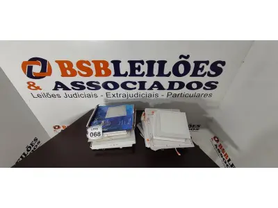LOTE 068 - 01 LOTE COM VÁRIAS LUMINÁRIAS PAINEL DE LED TAMANHOS E MODELOS DIVERSOS. (NO ESTADO) ATENÇÃO! FAZER A VISITAÇÃO ANTES DE ARREMATAR, NÃO SABEMOS SE FUNCIONA, LEILÃO NÃO TEM GARANTIA E NEM DEVOLUÇÃO, SUJEITO A POSSÍVEIS AVARIAS VISÍVEIS/OCULTAS E/OU AUSÊNCIA DE COMPONENTES.