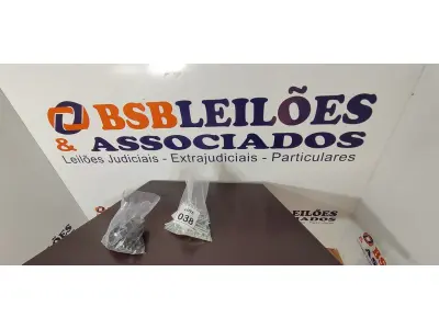 LOTE 038 - 01 LOTE COM GRANDE QUANTIDADE DE PARAFUSOS DIVERSOS. (NO ESTADO) ATENÇÃO! FAZER A VISITAÇÃO ANTES DE ARREMATAR, NÃO SABEMOS SE FUNCIONA, LEILÃO NÃO TEM GARANTIA E NEM DEVOLUÇÃO, SUJEITO A POSSÍVEIS AVARIAS VISÍVEIS/OCULTAS E/OU AUSÊNCIA DE COMPONENTES. 