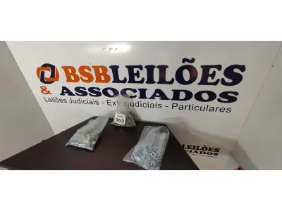 LOTE 053 - 01 LOTE COM GRANDE QUANTIDADE DE PARAFUSOS OLHAL E BUCHAS DE METAL. (NO ESTADO) ATENÇÃO! FAZER A VISITAÇÃO ANTES DE ARREMATAR, NÃO SABEMOS SE FUNCIONA, LEILÃO NÃO TEM GARANTIA E NEM DEVOLUÇÃO, SUJEITO A POSSÍVEIS AVARIAS VISÍVEIS/OCULTAS E/OU AUSÊNCIA DE COMPONENTES.
