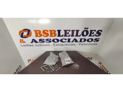LOTE 046 - 01 LOTE COM GRANDE QUANTIDADE DE REBITES E PARAFUSOS. (NO ESTADO) ATENÇÃO! FAZER A VISITAÇÃO ANTES DE ARREMATAR, NÃO SABEMOS SE FUNCIONA, LEILÃO NÃO TEM GARANTIA E NEM DEVOLUÇÃO, SUJEITO A POSSÍVEIS AVARIAS VISÍVEIS/OCULTAS E/OU AUSÊNCIA DE COMPONENTES.