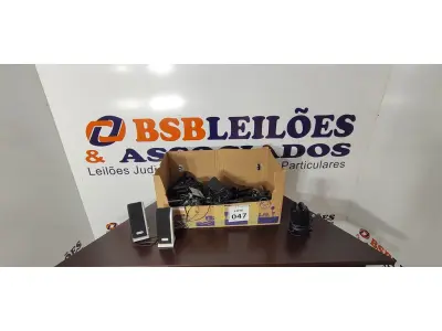 LOTE 047 - 01 LOTE COM VÁRIAS CAIXAS DE SOM PARA PC MODELOS DIVERSOS. (NO ESTADO) ATENÇÃO! FAZER A VISITAÇÃO ANTES DE ARREMATAR, NÃO SABEMOS SE FUNCIONA, LEILÃO NÃO TEM GARANTIA E NEM DEVOLUÇÃO, SUJEITO A POSSÍVEIS AVARIAS VISÍVEIS/OCULTAS E/OU AUSÊNCIA DE COMPONENTES.