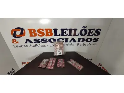 LOTE 239 - 01 LOTE COM VÁRIOS BATENTES E FECHOS DE EMBUTIR PARA PORTAS. (NO ESTADO) ATENÇÃO! FAZER A VISITAÇÃO ANTES DE ARREMATAR, NÃO SABEMOS SE FUNCIONA, LEILÃO NÃO TEM GARANTIA E NEM DEVOLUÇÃO, SUJEITO A POSSÍVEIS AVARIAS VISÍVEIS/OCULTAS E/OU AUSÊNCIA DE COMPONENTES.