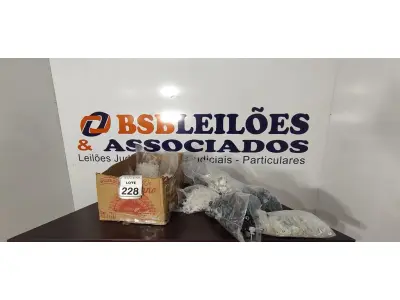 LOTE 228 - 01 LOTE COM GRANDE QUANTIDADE DE BUCHAS DE FIXAÇÃO E ISOLADORES TIPO ROLDANA. (NO ESTADO) ATENÇÃO! FAZER A VISITAÇÃO ANTES DE ARREMATAR, NÃO SABEMOS SE FUNCIONA, LEILÃO NÃO TEM GARANTIA E NEM DEVOLUÇÃO, SUJEITO A POSSÍVEIS AVARIAS VISÍVEIS/OCULTAS E/OU AUSÊNCIA DE COMPONENTES.