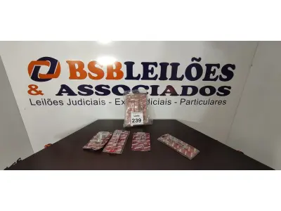 LOTE 239 - 01 LOTE COM VÁRIOS BATENTES E FECHOS DE EMBUTIR PARA PORTAS. (NO ESTADO) ATENÇÃO! FAZER A VISITAÇÃO ANTES DE ARREMATAR, NÃO SABEMOS SE FUNCIONA, LEILÃO NÃO TEM GARANTIA E NEM DEVOLUÇÃO, SUJEITO A POSSÍVEIS AVARIAS VISÍVEIS/OCULTAS E/OU AUSÊNCIA DE COMPONENTES.